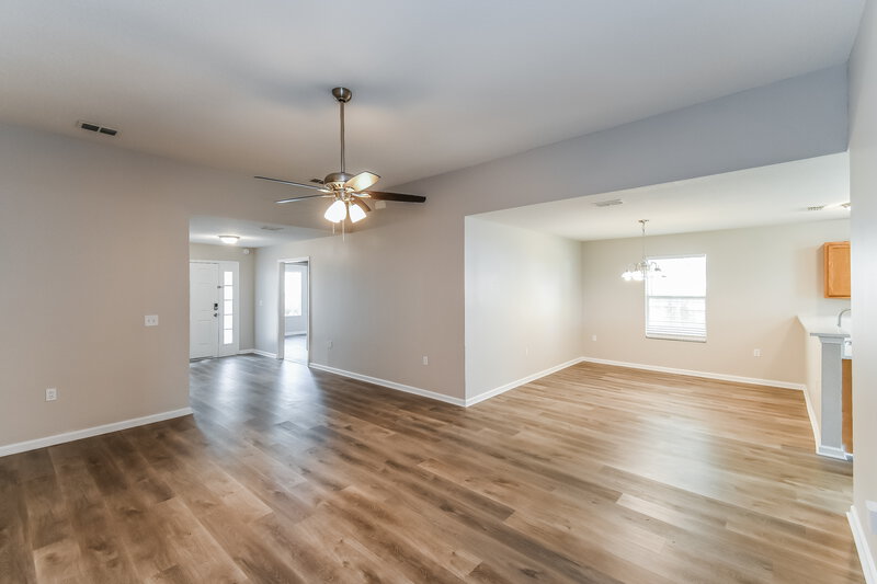 1,665/Mo, 5342 Arlington Rd Jacksonville, FL 32211 Living Room View 3