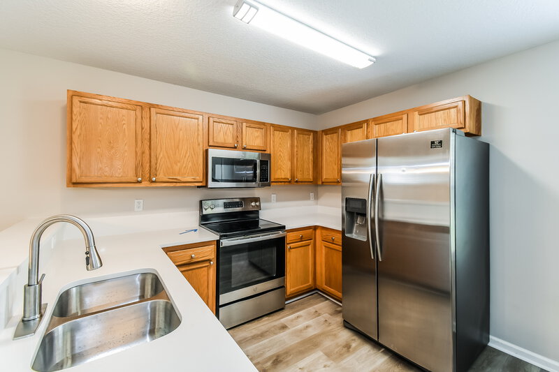 1,665/Mo, 5342 Arlington Rd Jacksonville, FL 32211 Kitchen View 2