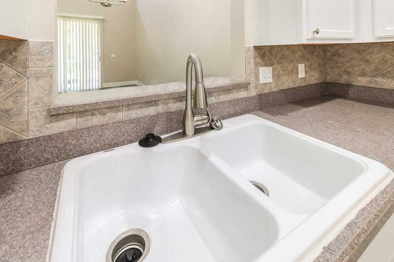 2,710/Mo, 3819 Lavista Cir Jacksonville, FL 32217 Kitchen View