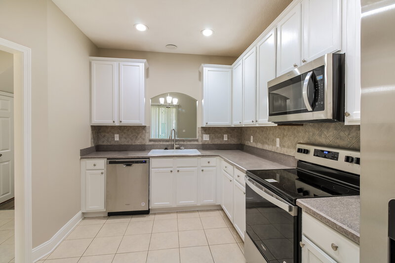 2,710/Mo, 3819 Lavista Cir Jacksonville, FL 32217 Kitchen View 3