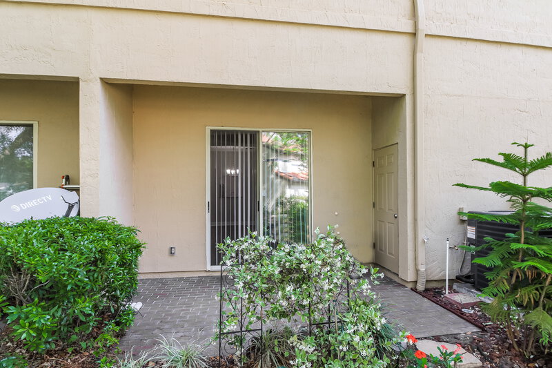 2,710/Mo, 3819 Lavista Cir Jacksonville, FL 32217 Rear View 2