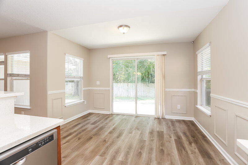 2,290/Mo, 392 Bostwick Cir St Augustine, FL 32092 Dining Room View
