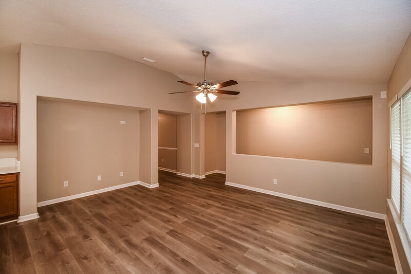 2,380/Mo, 392 Bostwick Cir St Augustine, FL 32092 Living Room View 4