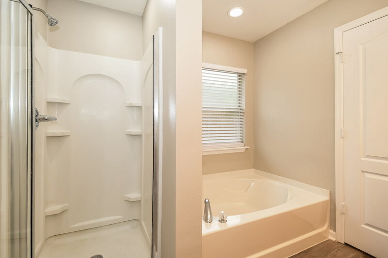 2,380/Mo, 392 Bostwick Cir St Augustine, FL 32092 Main Bathroom View