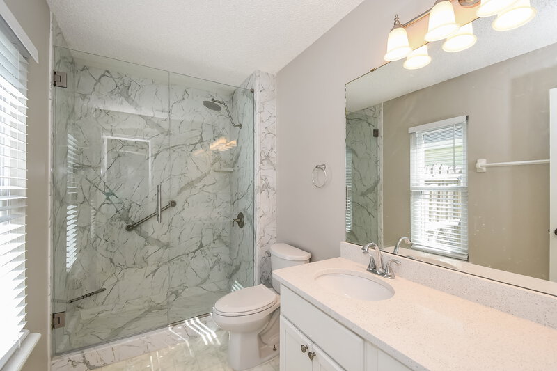 1,855/Mo, 3653 Morning Meadow Ln Orange Park, FL 32073 Main Bathroom View