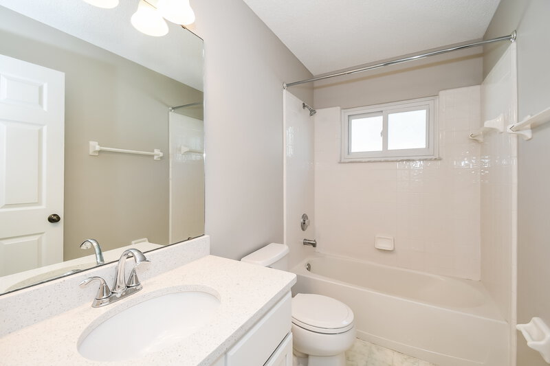 1,855/Mo, 3653 Morning Meadow Ln Orange Park, FL 32073 Bathroom View