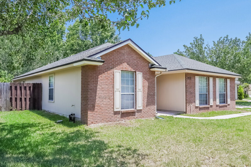 2,465/Mo, 7717 Fawn Lake Dr S Jacksonville, FL 32256 Front View