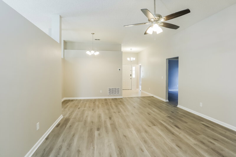 2,465/Mo, 7717 Fawn Lake Dr S Jacksonville, FL 32256 Living Room View