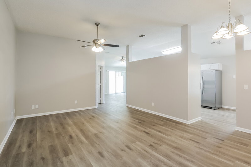 2,465/Mo, 7717 Fawn Lake Dr S Jacksonville, FL 32256 Living Room View 2