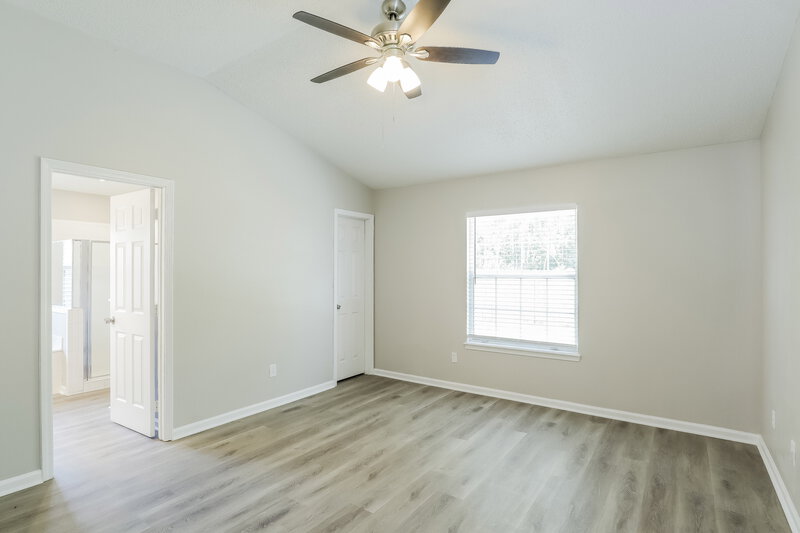 2,465/Mo, 7717 Fawn Lake Dr S Jacksonville, FL 32256 Main Bedroom View