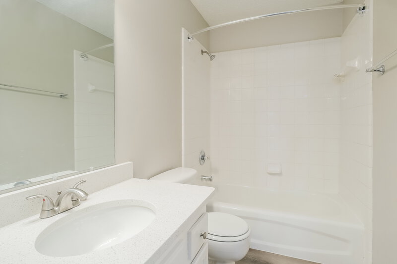 2,465/Mo, 7717 Fawn Lake Dr S Jacksonville, FL 32256 Bathroom View