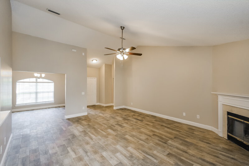 2,470/Mo, 1068 Ardmore St Saint Augustine, FL 32092 Living Room View