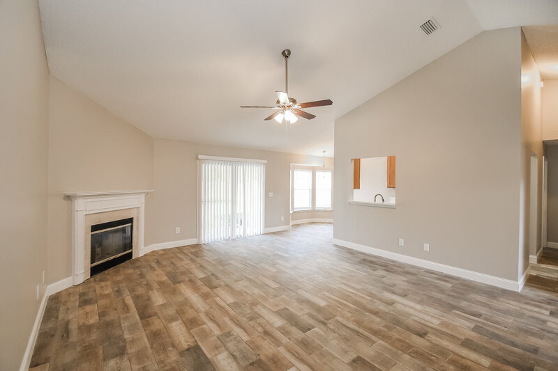 2,470/Mo, 1068 Ardmore St Saint Augustine, FL 32092 Living Room View 2
