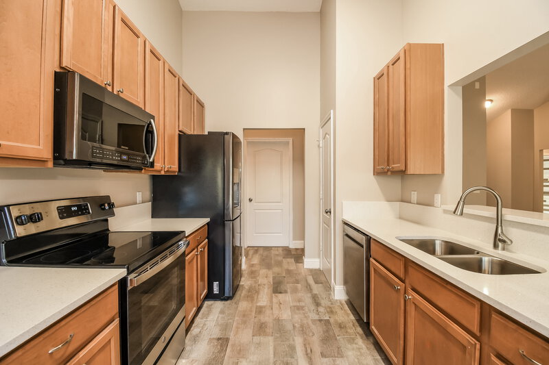 2,470/Mo, 1068 Ardmore St Saint Augustine, FL 32092 Kitchen View