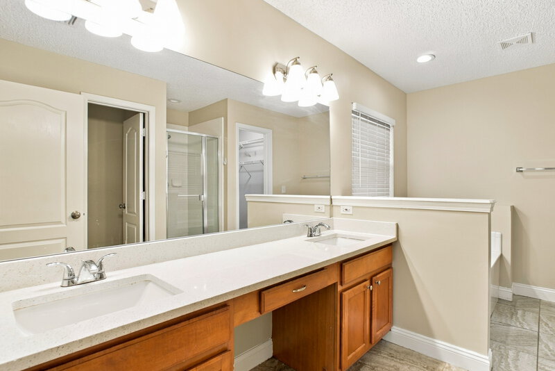 2,420/Mo, 1068 Ardmore St Saint Augustine, FL 32092 Primary Bathroom View