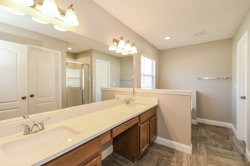 2,470/Mo, 1068 Ardmore St Saint Augustine, FL 32092 Main Bathroom View