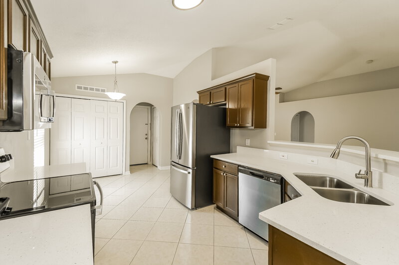 1,815/Mo, 3654 Braeden Ct Middleburg, FL 32068 Kitchen View 4