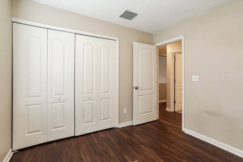 1,975/Mo, 7068 Beekman Lake Dr Jacksonville, FL 32222 Bedroom View