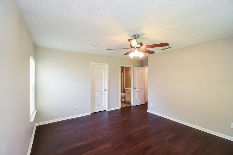 2,125/Mo, 7068 Beekman Lake Dr Jacksonville, FL 32222 Main Bedroom View 2