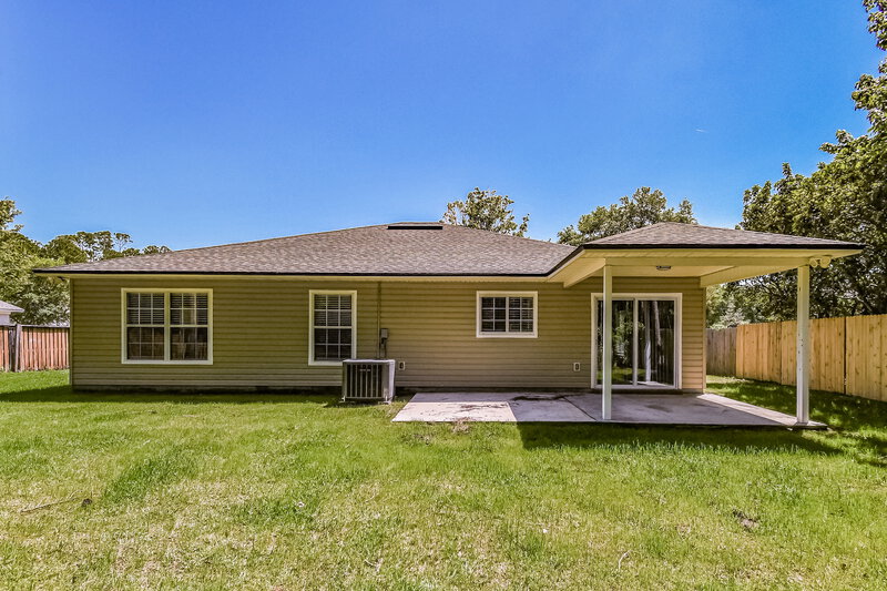 2,125/Mo, 7068 Beekman Lake Dr Jacksonville, FL 32222 Rear View