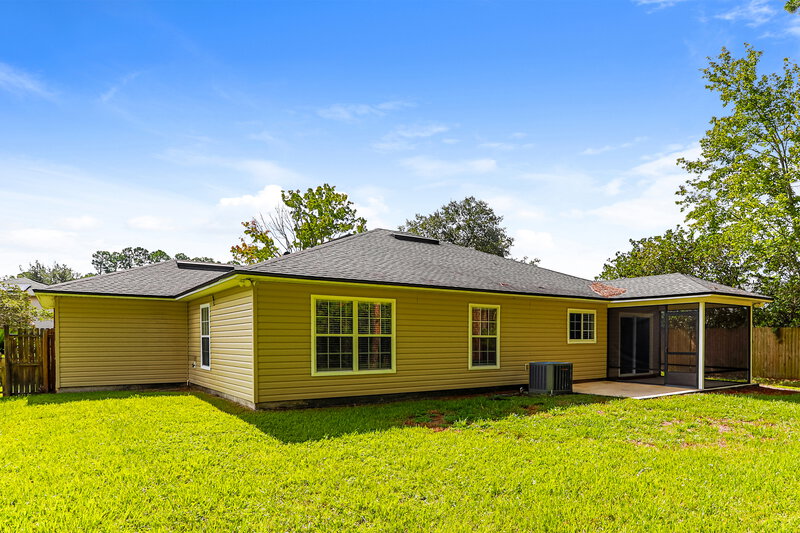 1,975/Mo, 7068 Beekman Lake Dr Jacksonville, FL 32222 Rear View