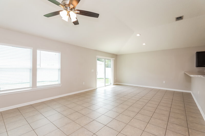 2,035/Mo, 6582 Winding Greens Dr Jacksonville, FL 32244 Living Room View