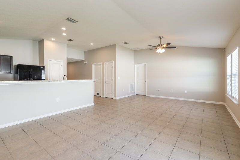 2,790/Mo, 6582 Winding Greens Dr Jacksonville, FL 32244 Living Room View