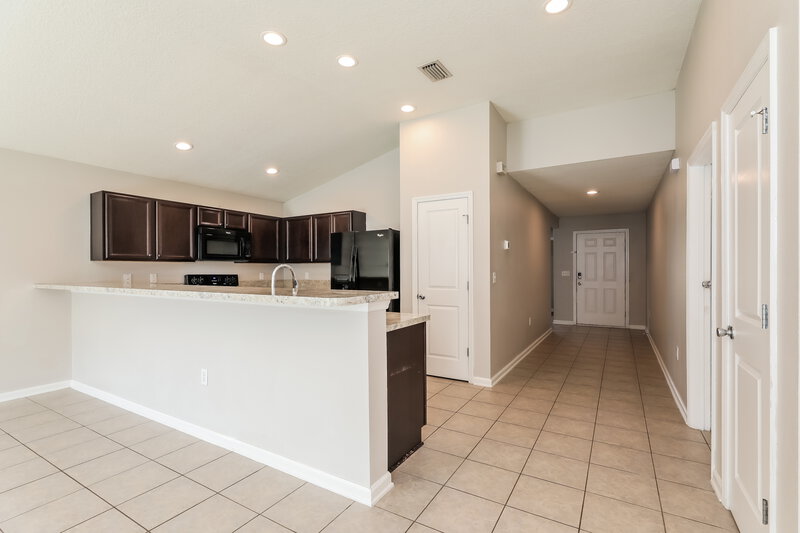 2,035/Mo, 6582 Winding Greens Dr Jacksonville, FL 32244 Kitchen View