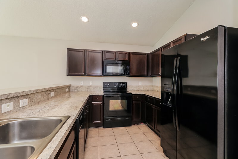 2,035/Mo, 6582 Winding Greens Dr Jacksonville, FL 32244 Kitchen View 2