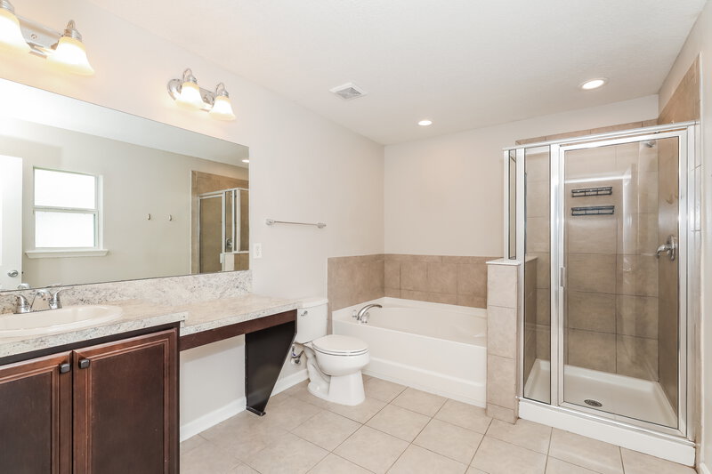 2,035/Mo, 6582 Winding Greens Dr Jacksonville, FL 32244 Main Bathroom View