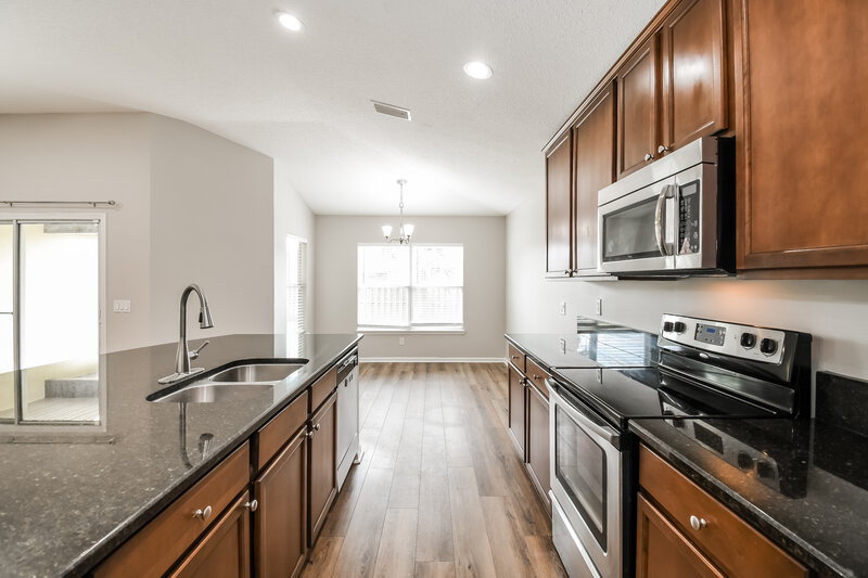2,200/Mo, 1706 Foggy Day Dr Middleburg, FL 32068 Kitchen View 3