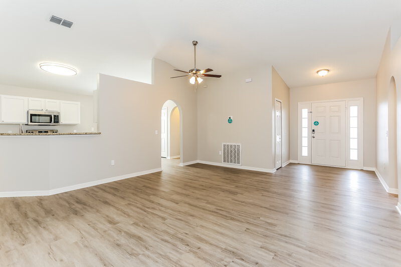 1,825/Mo, 8724 Merseyside Ave Jacksonville, FL 32219 Living Room View