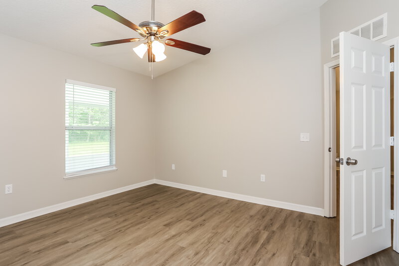 1,825/Mo, 8724 Merseyside Ave Jacksonville, FL 32219 Main Bedroom View 2