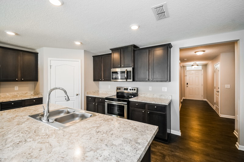 1,780/Mo, 2278 Pebble Point Dr Green Cove Springs, FL 32043 Kitchen View 2