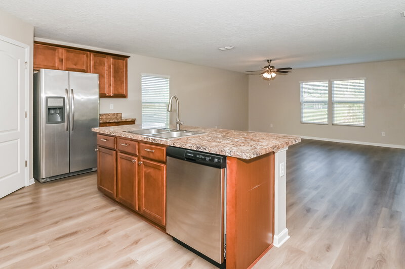 2,055/Mo, 393 Harley Dr Jacksonville, FL 32218 Kitchen View