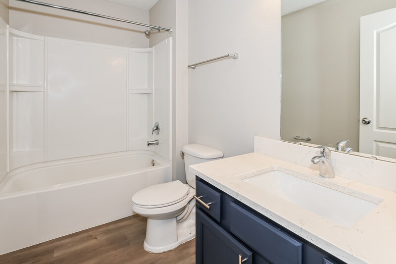 2,055/Mo, 393 Harley Dr Jacksonville, FL 32218 Bathroom View