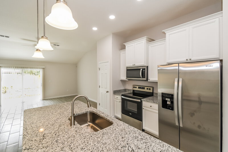 2,005/Mo, 6092 Patriots Landing Ln Jacksonville, FL 32244 Kitchen View