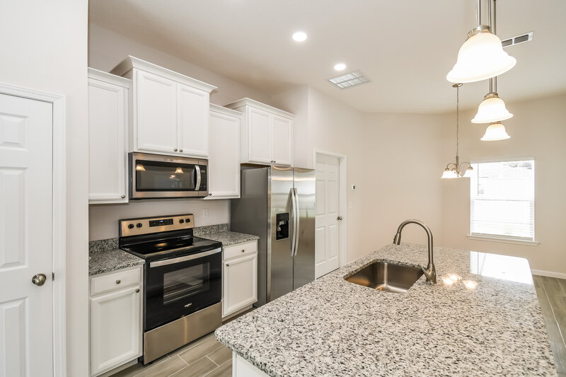 2,005/Mo, 6092 Patriots Landing Ln Jacksonville, FL 32244 Kitchen View 3