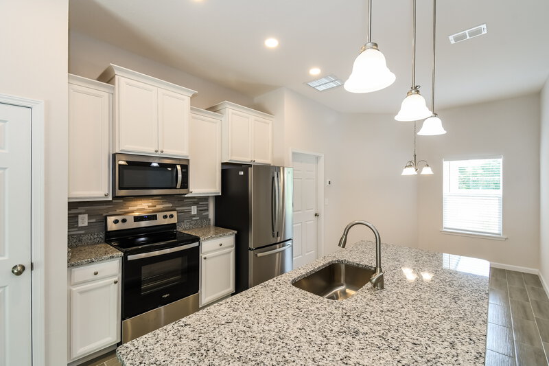 2,810/Mo, 6110 Patriots Landing Ln Jacksonville, FL 32244 Kitchen View 2