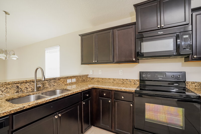 2,075/Mo, 3315 Hidden Meadows Ct Green Cove Springs, FL 32043 Kitchen View