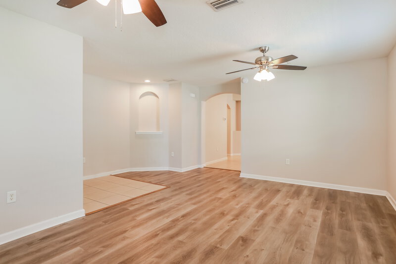 2,035/Mo, 3315 Hidden Meadows Ct Green Cove Springs, FL 32043 Living Room View 2