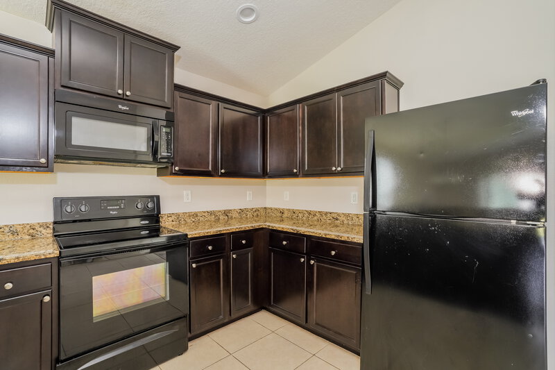 2,075/Mo, 3315 Hidden Meadows Ct Green Cove Springs, FL 32043 Kitchen View 3