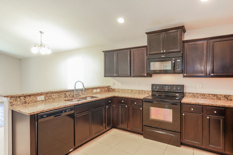 2,035/Mo, 3315 Hidden Meadows Ct Green Cove Springs, FL 32043 Kitchen View 2