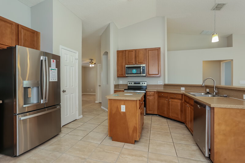 2,030/Mo, 7394 Hawks Cliff Dr W Jacksonville, FL 32222 Kitchen View