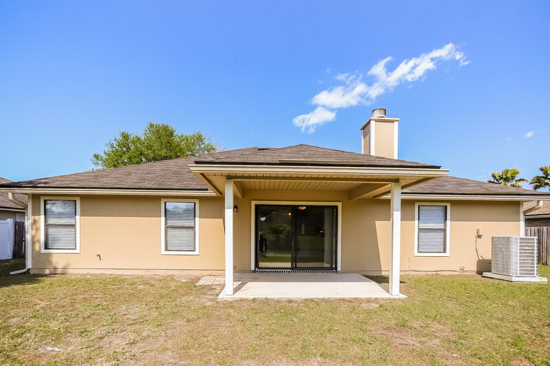 2,030/Mo, 7394 Hawks Cliff Dr W Jacksonville, FL 32222 Rear View