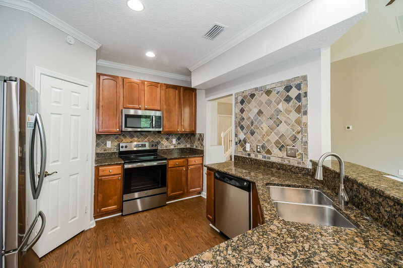 2,345/Mo, 9224 Redtail Dr Jacksonville, FL 32222 Kitchen View 2