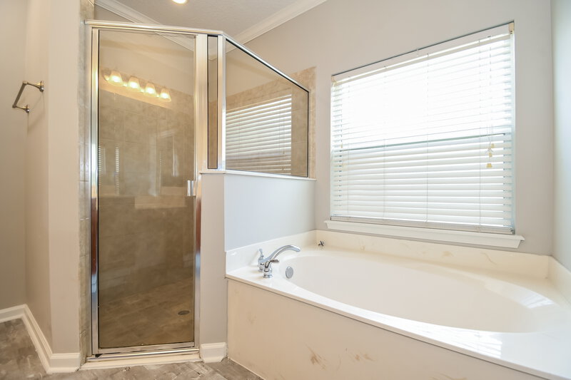 2,345/Mo, 9224 Redtail Dr Jacksonville, FL 32222 Main Bathroom View