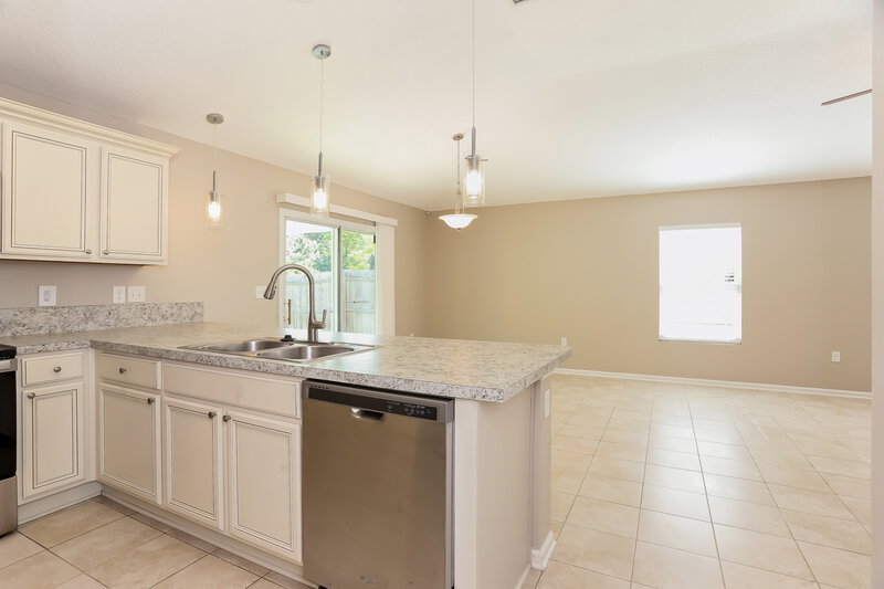 1,775/Mo, 1304 Biscayne Grove Ln Jacksonville, FL 32218 Kitchen View 2