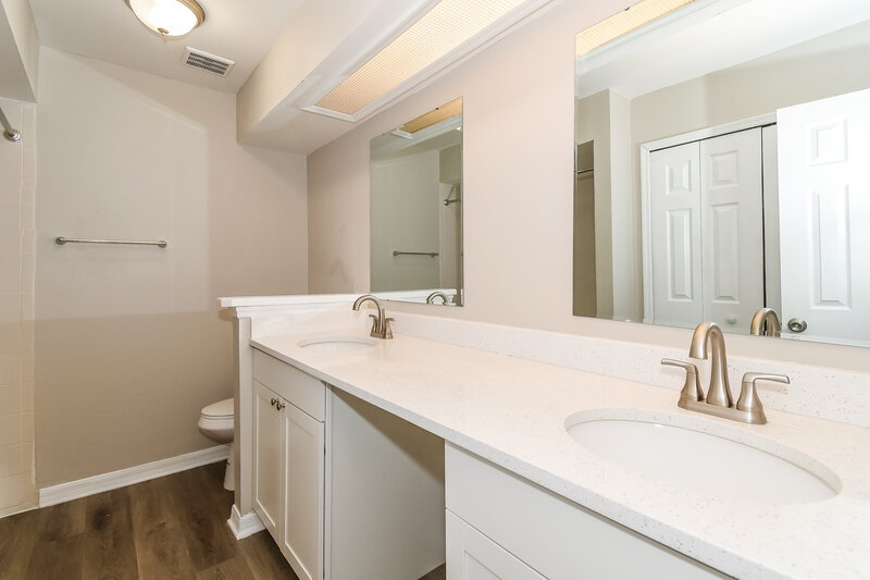 1,940/Mo, 8389 Argyle Corners Ct Jacksonville, FL 32244 Main Bathroom View