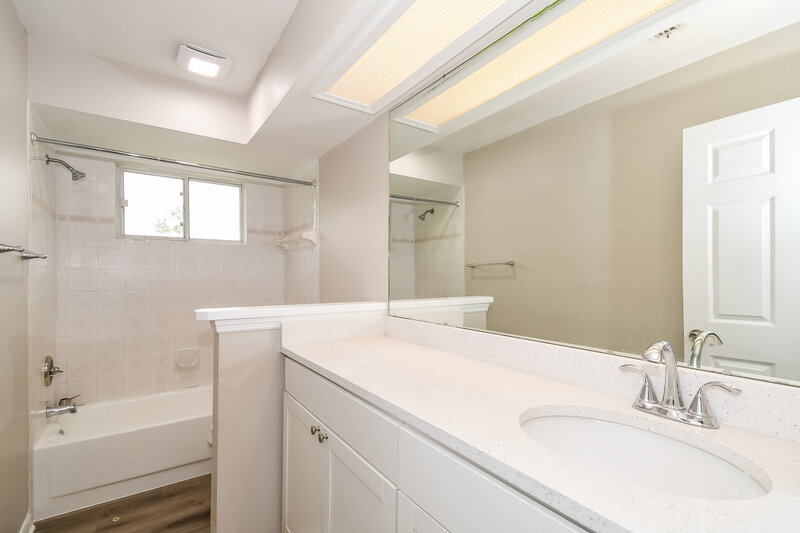 1,940/Mo, 8389 Argyle Corners Ct Jacksonville, FL 32244 Bathroom View